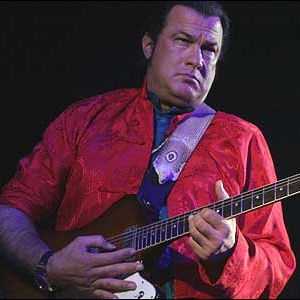 Навіть найближчі друзі не припускали, що одного разу майстер айкідо візьметься за серйозну музику.