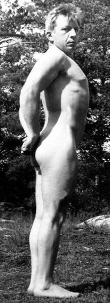 Актёр с молодости держит себя в форме