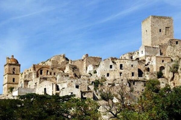 10 самых страшных заброшенных городов мира.Фото