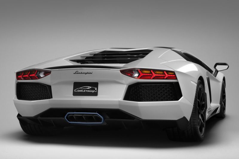 Oakley Design зарядит Lamborghini Aventador