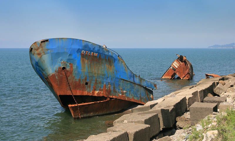 25 кинутих кораблів з усього світу