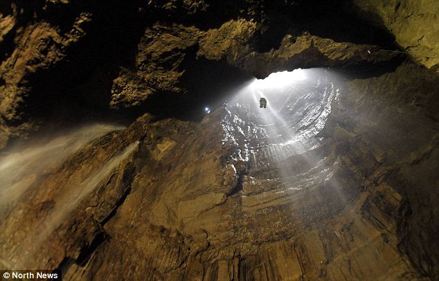 Жительница Великобритании устроила предсвадебный девичник в пещере