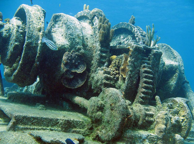 25 кинутих кораблів з усього світу