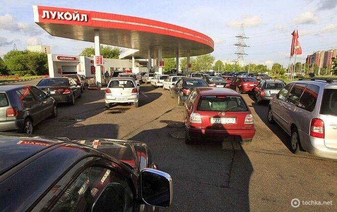В Беларуси спички и бензин стали дефицитом