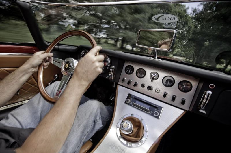 Классический Jaguar E-Type от тюнинг-ателье «Eagle»