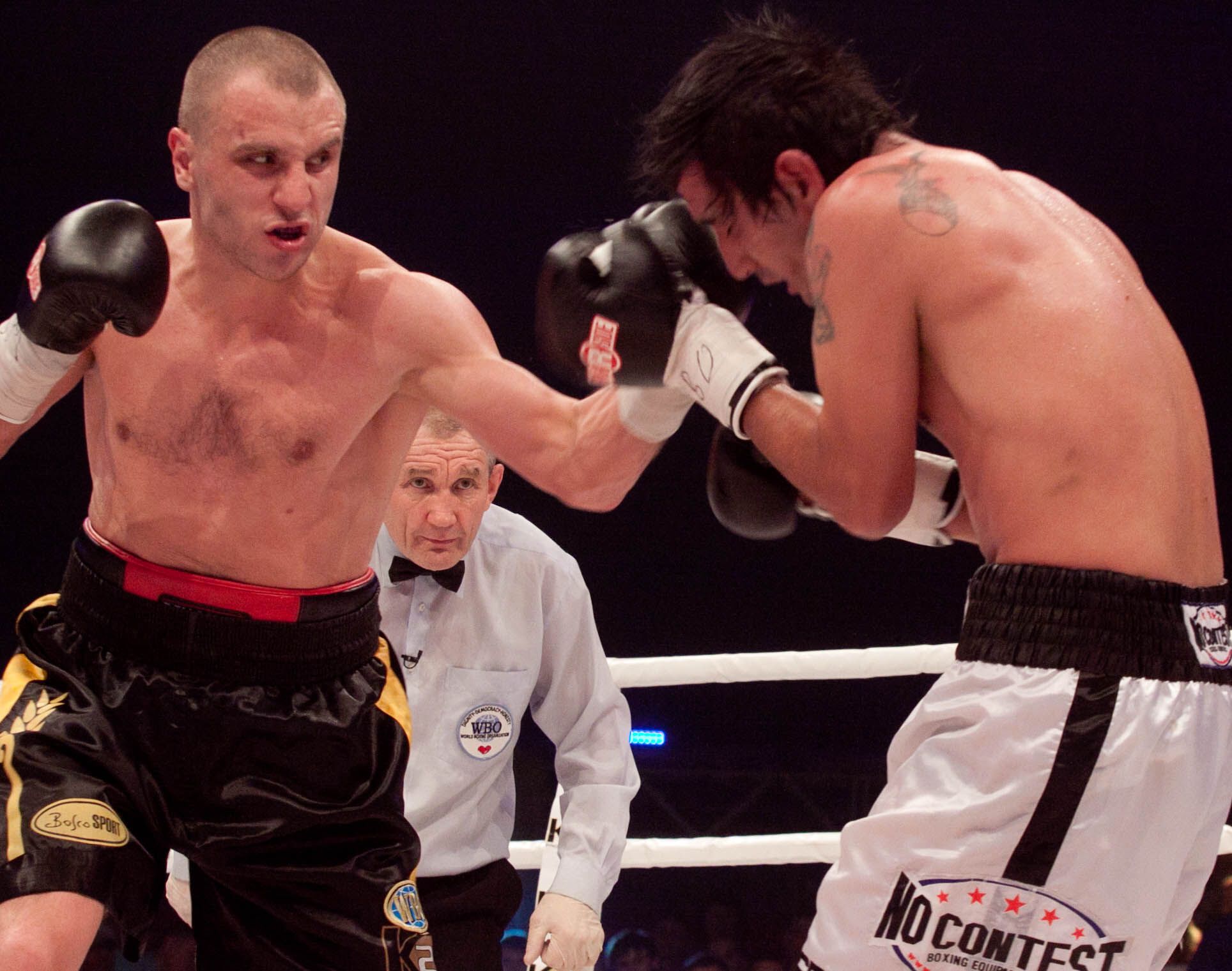Украинский боксер отстоял титул чемпиона