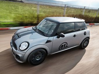 MINI Cooper получил отделку салона в стиле Bentley