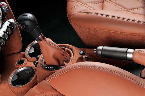 MINI Cooper получил отделку салона в стиле Bentley