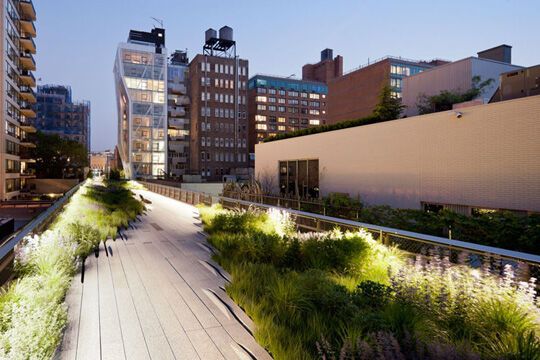 В Нью-Йорке открыли вторую очередь воздушного парка High Line