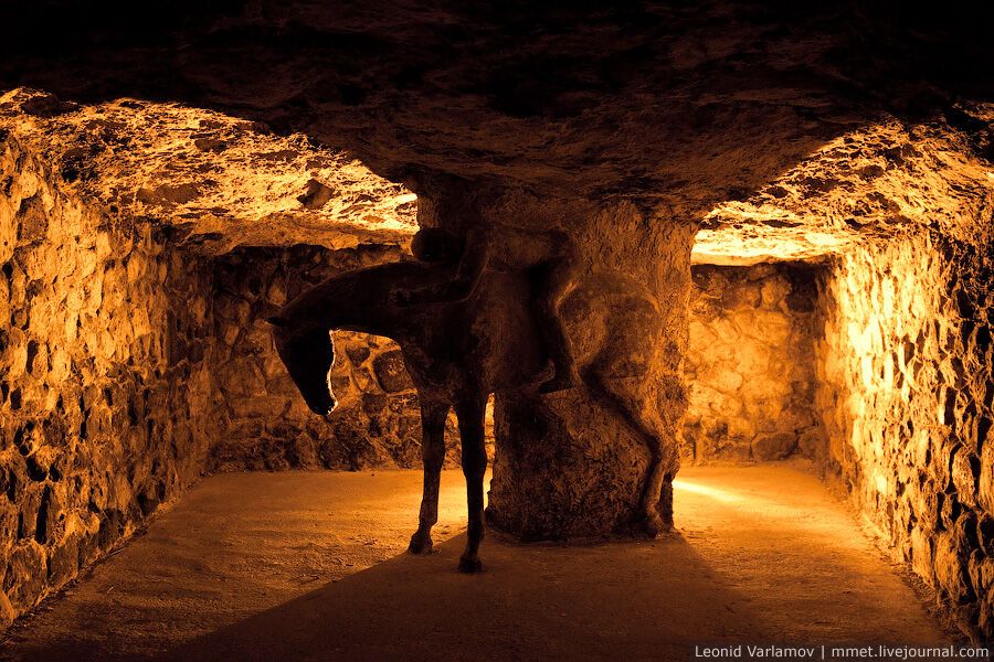 Лабіринт (катакомби) в Будапешті