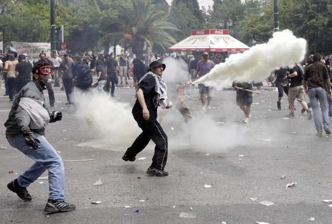 У ході зіткнень в Афінах постраждали 18 людей