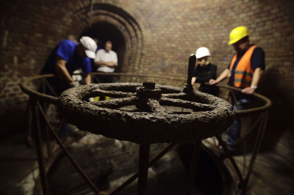 Фото-під землі