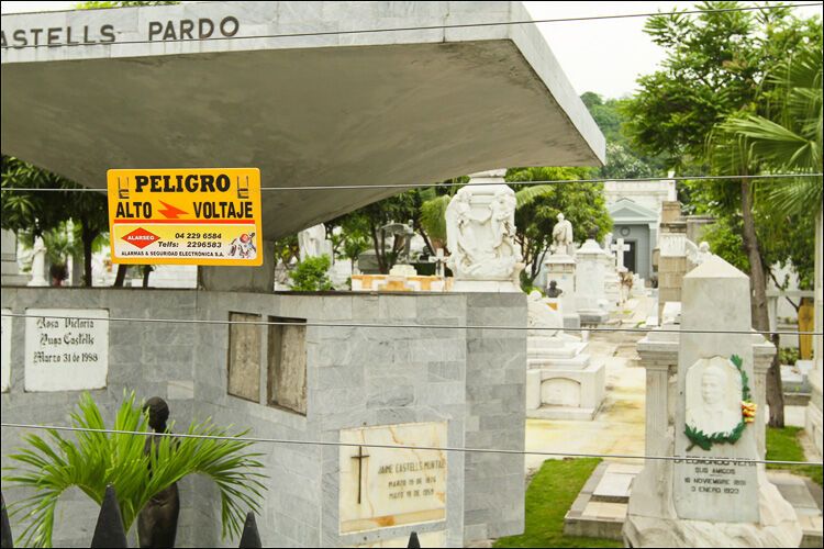 Незвичайні кладовища в Південній Америці