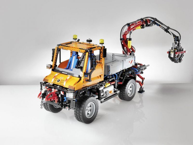 «LEGO» представил свой вариант  Mercedes-Benz Unimog U 400