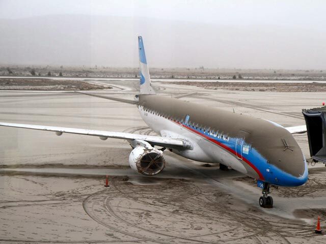 Вулкан Пуйеуэ засыпал Чили и Аргентину толстым слоем пепла