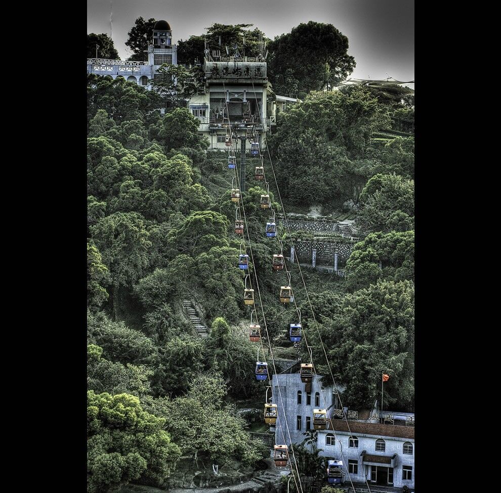Захоплюючі види з вагонів канатної дороги