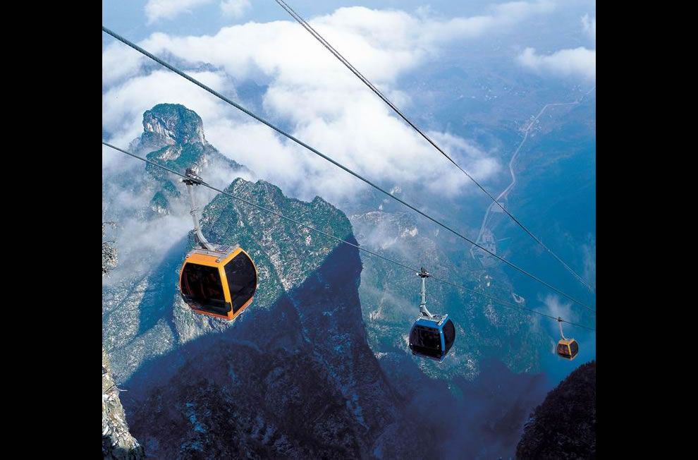 Захоплюючі види з вагонів канатної дороги
