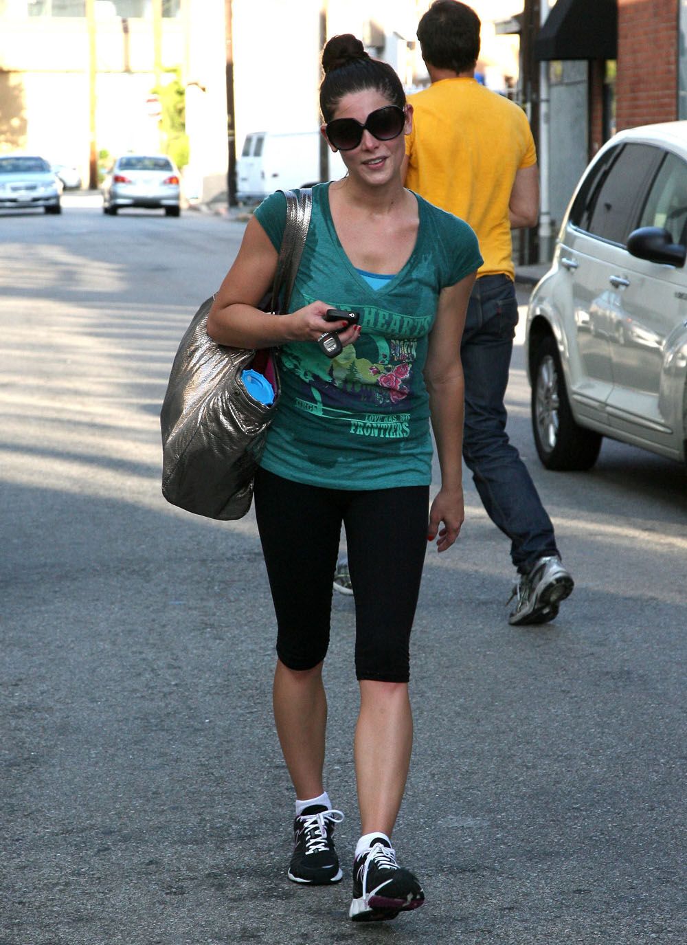 Мокрые подмышки Эшли Грин