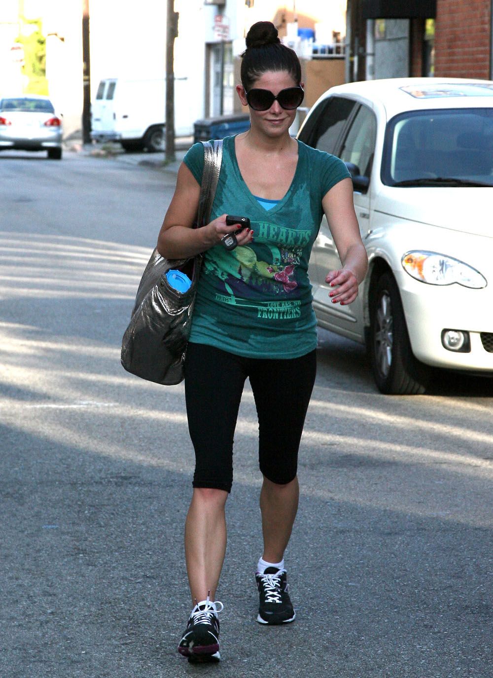 Мокрые подмышки Эшли Грин