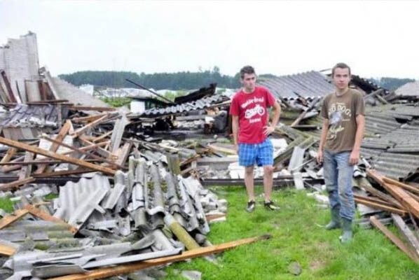 В Польше смерчи и бури разрушили больше сотни домов