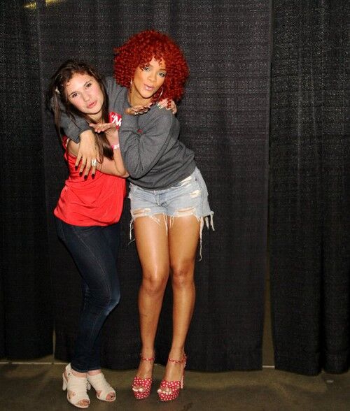 Рианна вместе со своими фанатами