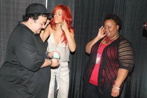 Рианна вместе со своими фанатами