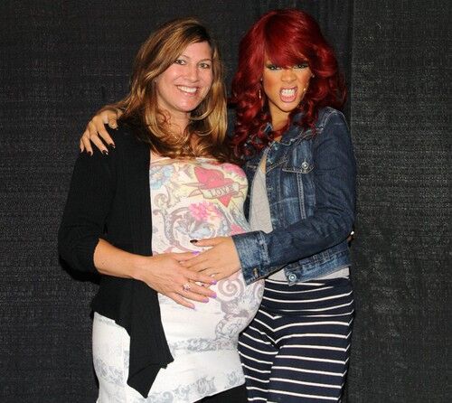 Рианна вместе со своими фанатами