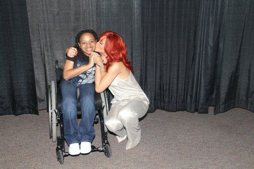 Рианна вместе со своими фанатами