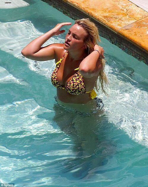 Сестра Бритни Спирс показала свои прелести. Фото