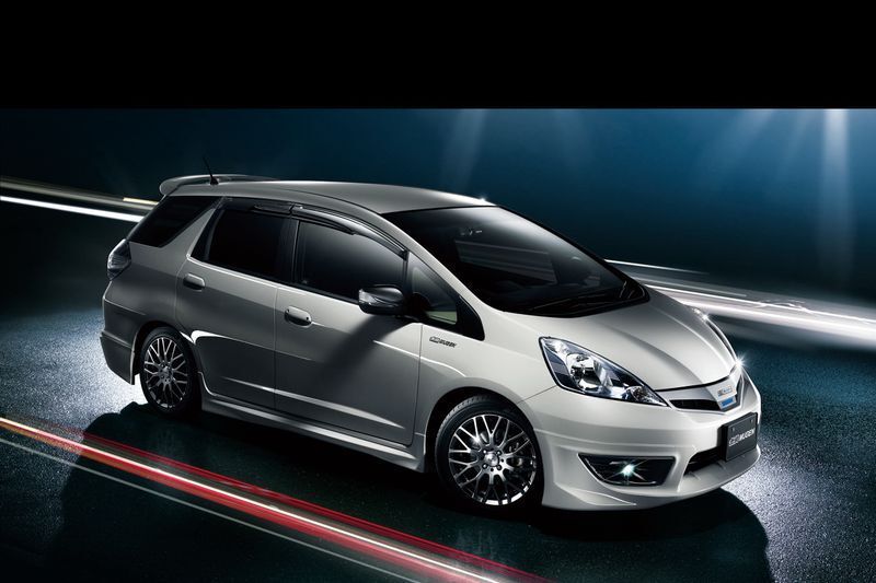 Тюнеры из Mugen прокачали Honda Fit Shuttle