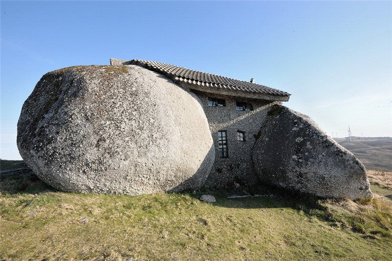 Каменный дом в Гимараеш, Португалия.