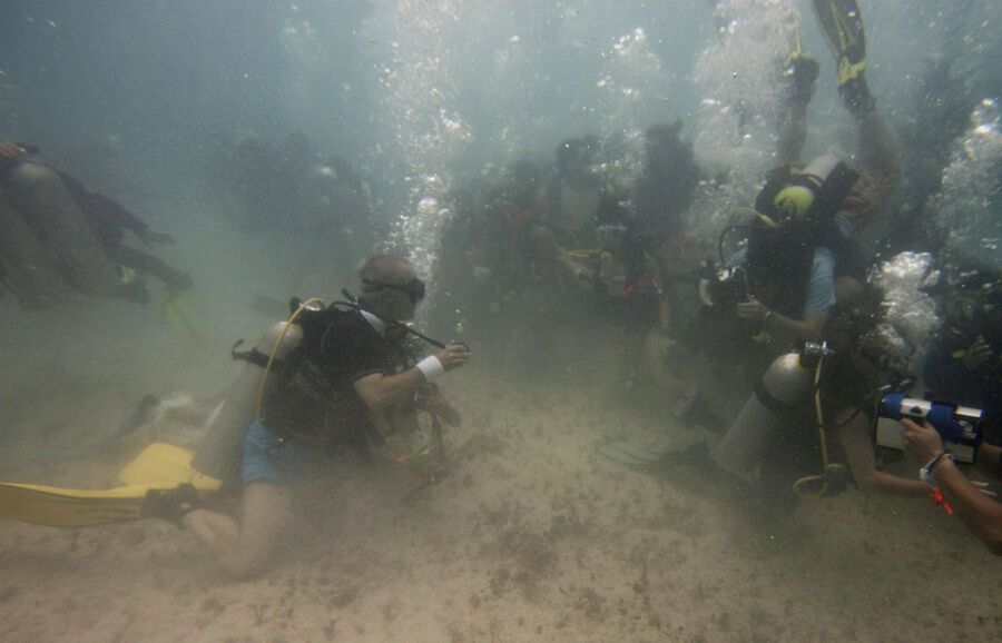 Підводний весілля в Мексиці трохи не дотягла до рекордної
