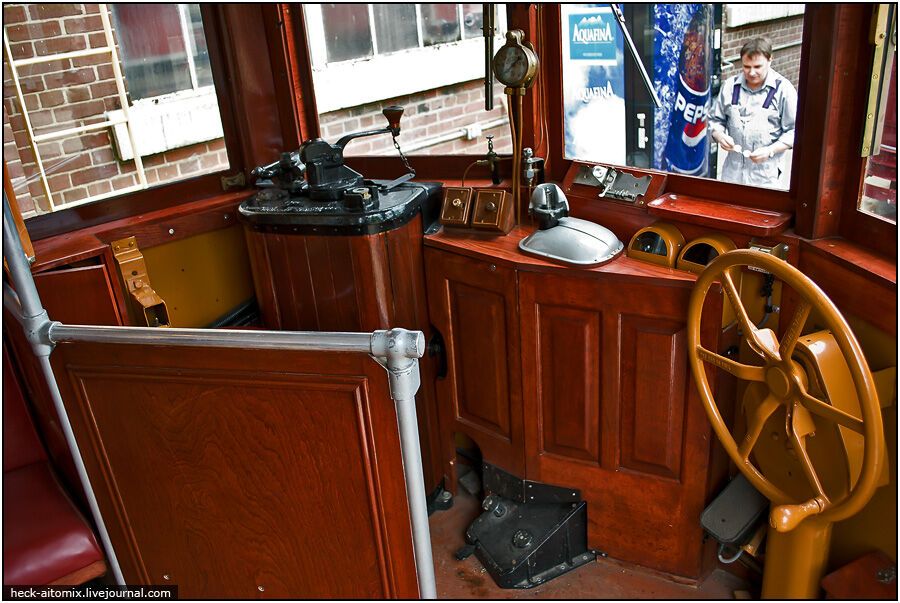 День открытых дверей в канадском трамвайном депо