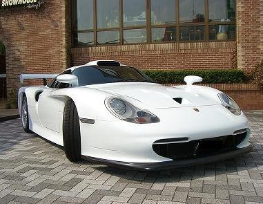 На продажу выставлен один из самых редких Porsche — 911 GT1 Strassenversion