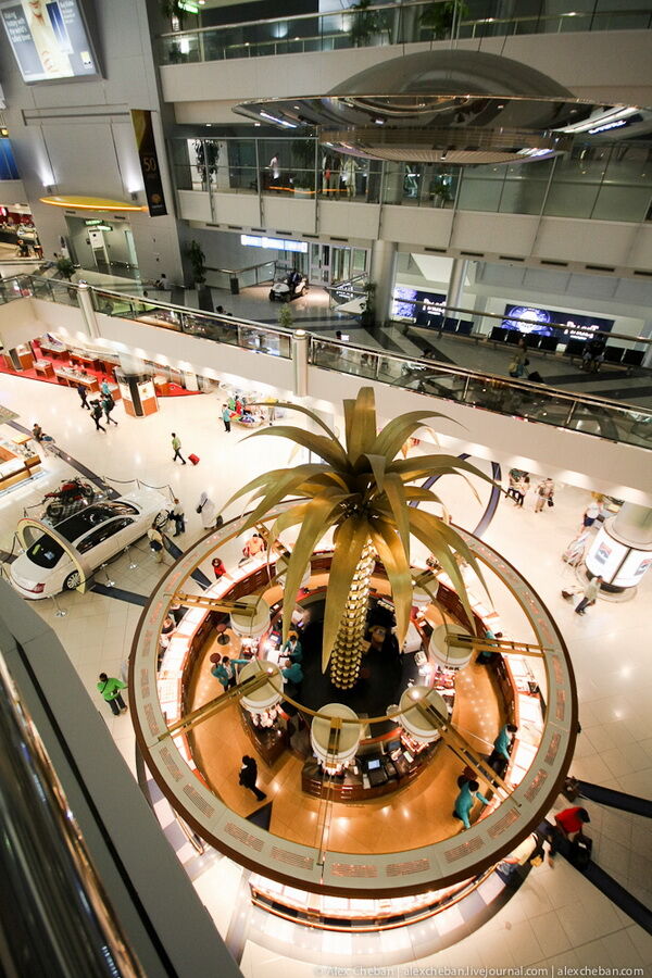 Аеропорт в пустелі