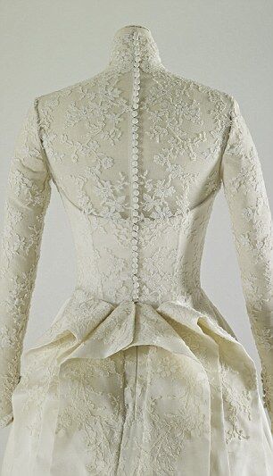 Весільне плаття, туфлі і букет Кейт Міддлтон зможе побачити кожен. Фото