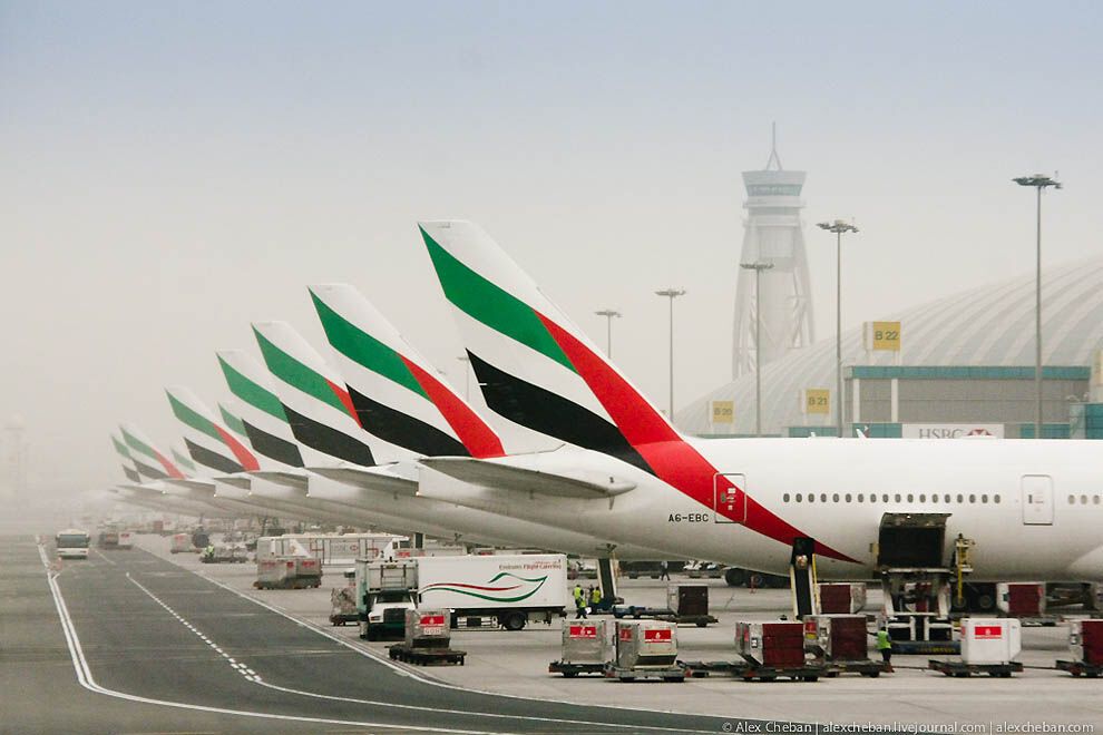 Аеропорт в пустелі