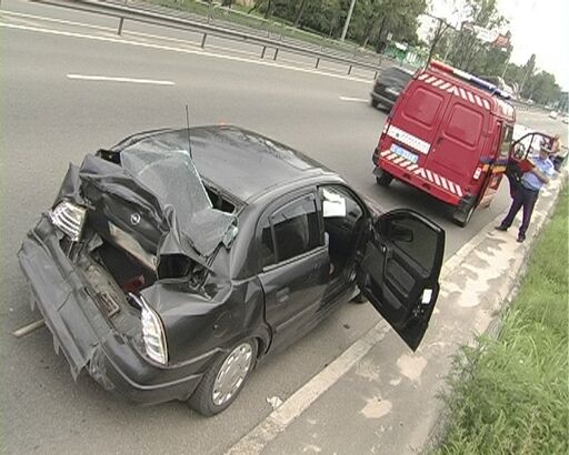 Переповнений тролейбус потрапив в аварію в Києві. Фото