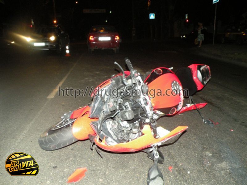 ДТП в Николаеве: мотоциклист на Honda врезался в ЗАЗ-1103