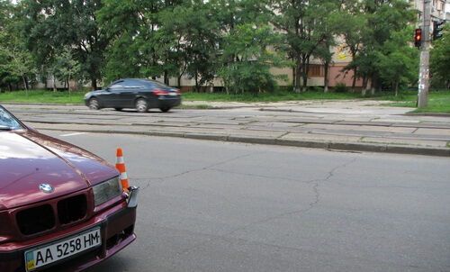 В Киеве двое детей попали под колеса «БМВ»