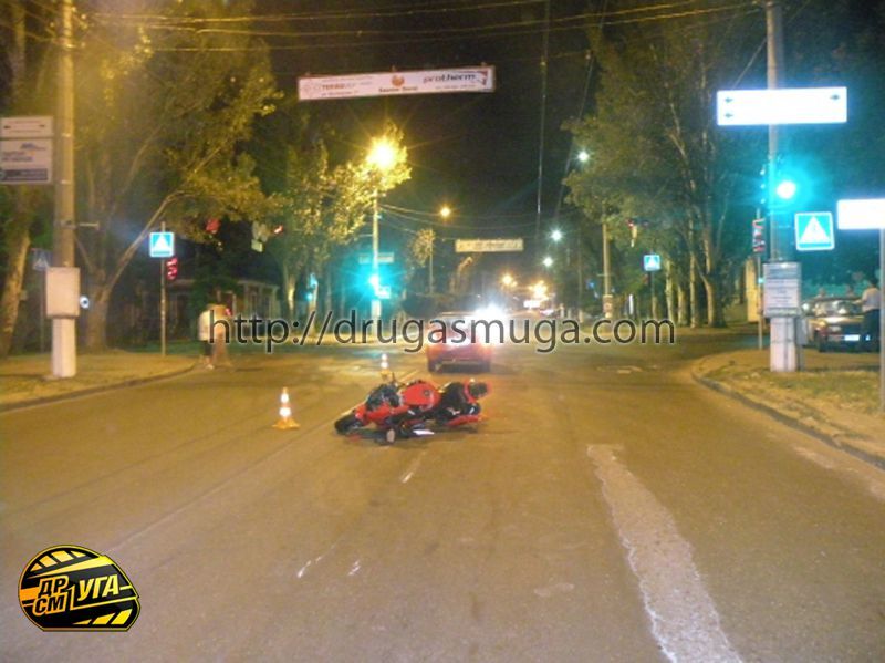ДТП в Николаеве: мотоциклист на Honda врезался в ЗАЗ-1103