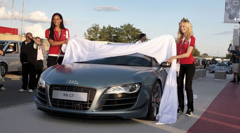 Audi готовит к дебюту обновленный суперкар R8