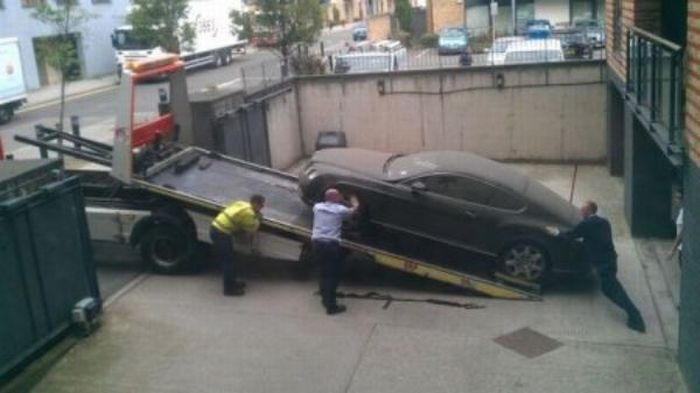 В одном из гаражей Лондона нашли заброшенный Bentley