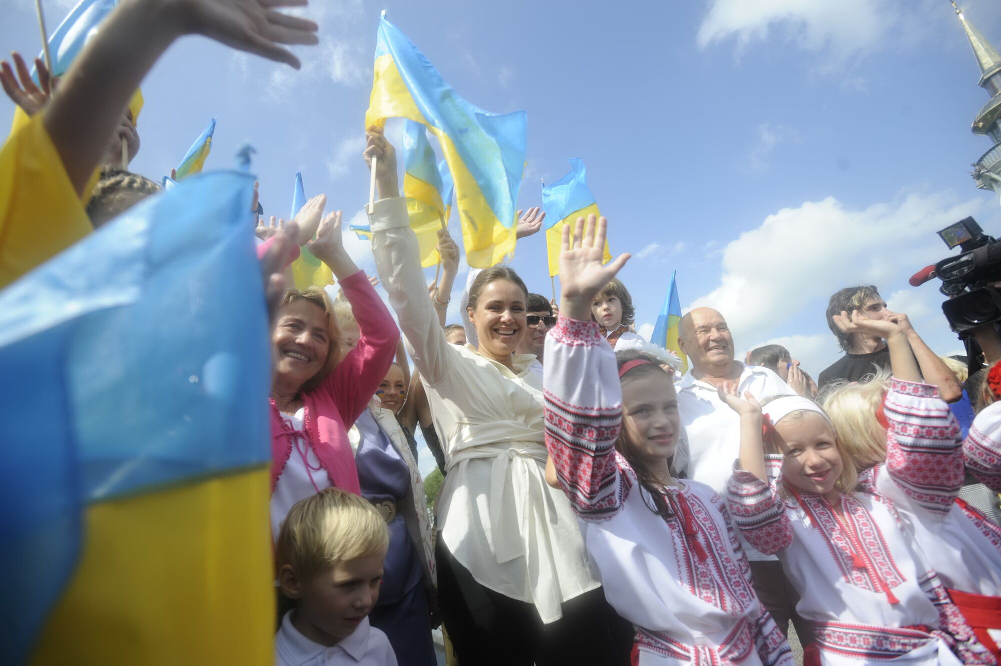 На Киевщине открыли Крест памяти погибшим украинцам