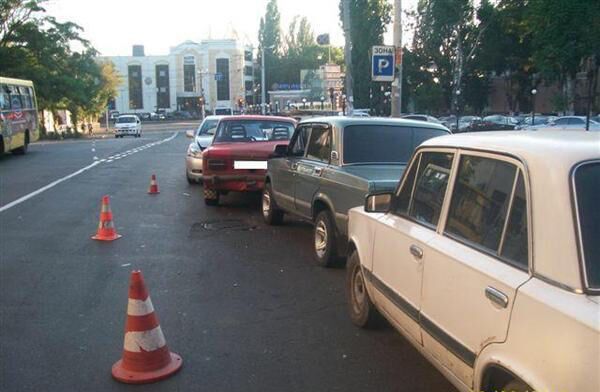 В Одессе пьяный на "Lexus GS300" спровоцировал ДТП с 7 пострадавшими