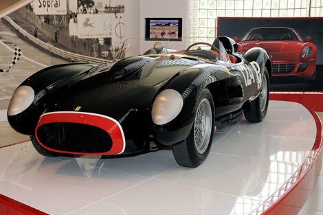 Продан прототип автомобиля Ferrari 250 Testa Rossa 1957 