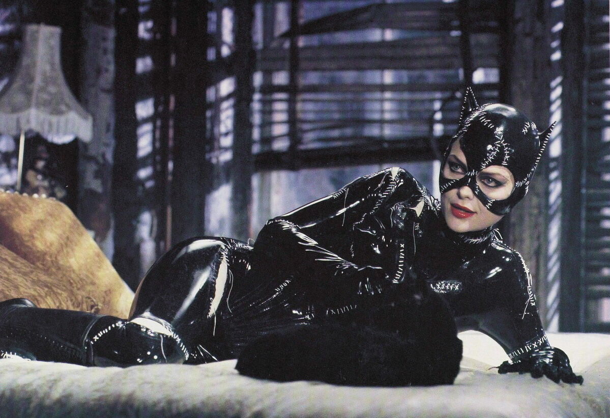 Первое фото Энн Хэтэуэй в образе Женщины-кошки