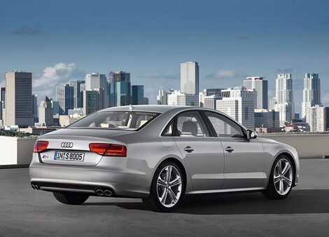 Audi представила самую мощную модификацию седана A8 — S8