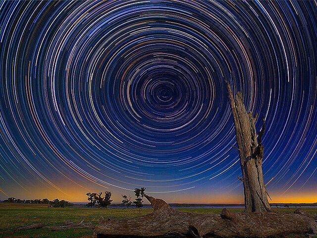Австралійський фотограф відобразив обертання Всесвіту