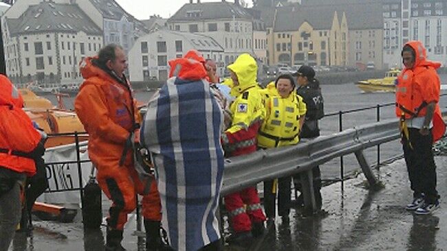 ЧП в Норвегии: с загоревшегося лайнера эвакуировали сотни людей. Фото, видео
